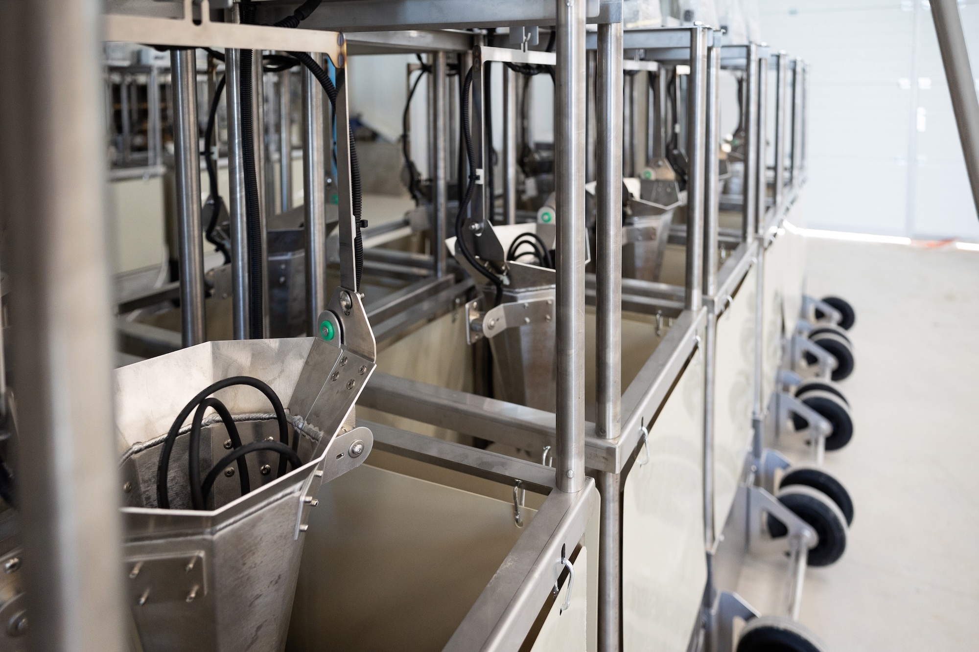 BAT 1 Sorting Machine detail view in warehouse | Poultryscales.com